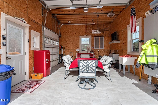 garage featuring ceiling fan