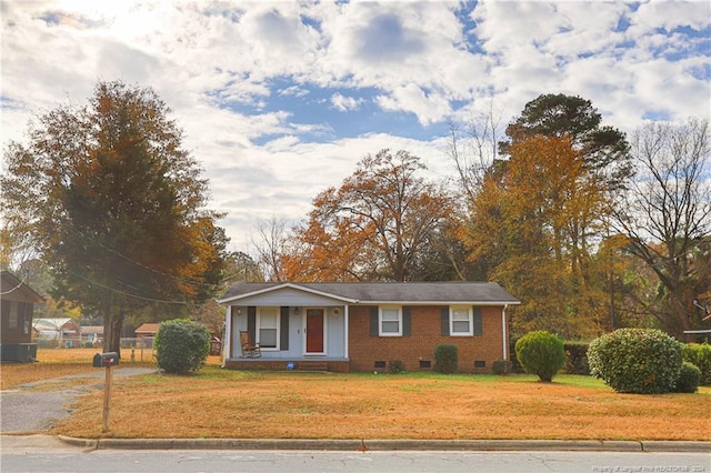 view of front of home with a front yard