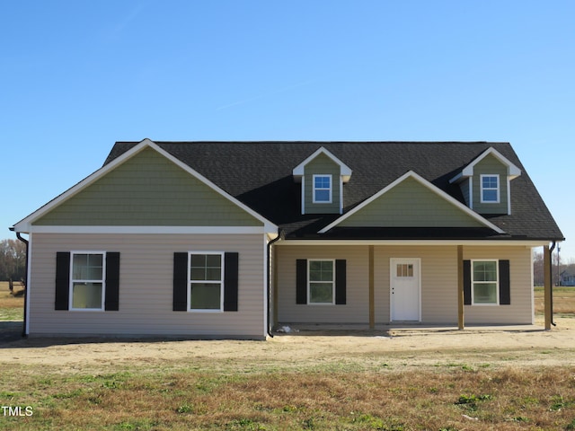 view of front of house with a front lawn