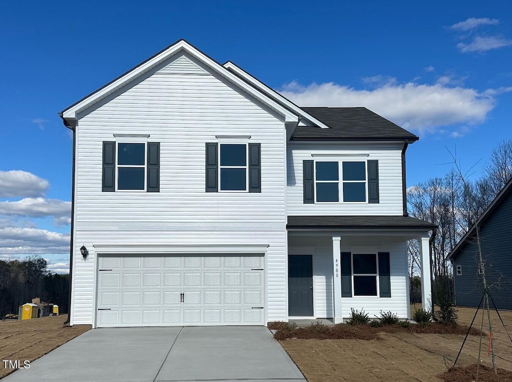 view of front property featuring a garage