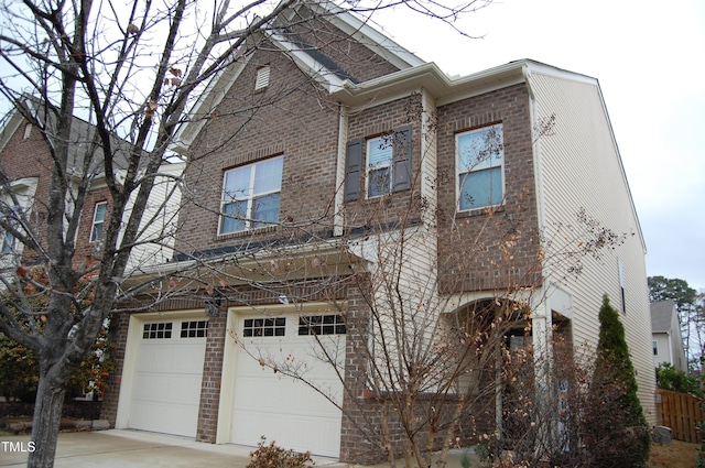 view of front of property featuring a garage