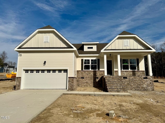 craftsman inspired home featuring covered porch