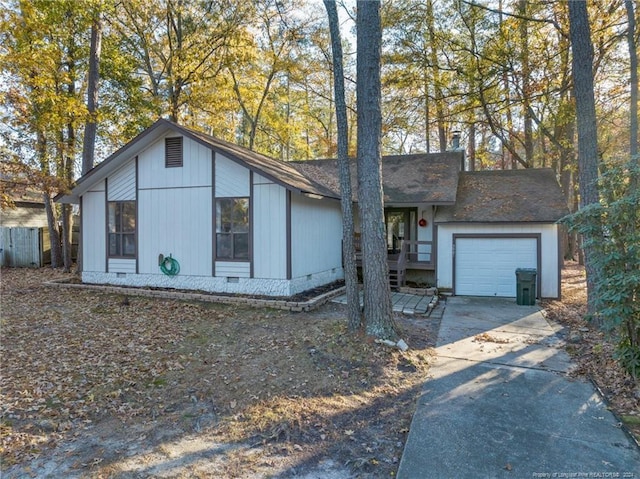 view of front facade featuring a garage