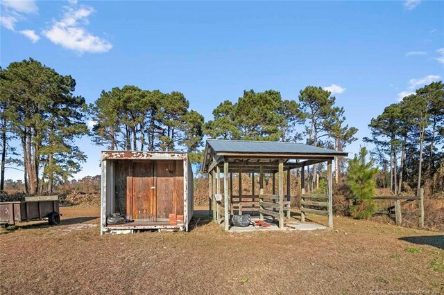 view of outbuilding