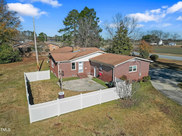 view of front of house with a front yard