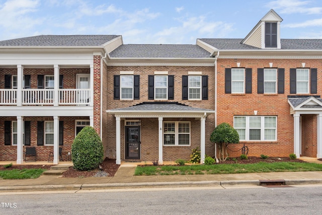 multi unit property with a balcony