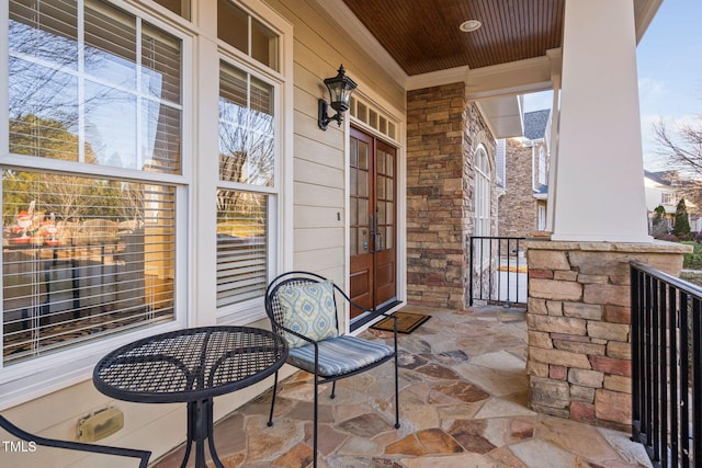 balcony featuring covered porch