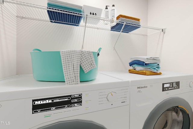 laundry area featuring washer and clothes dryer