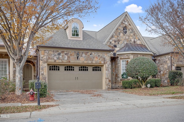 view of front facade featuring a garage