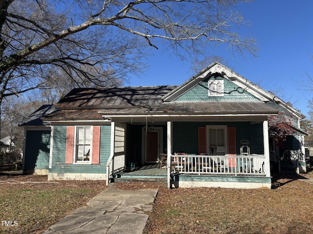 view of front of house featuring covered porch