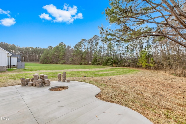 view of yard with a patio area