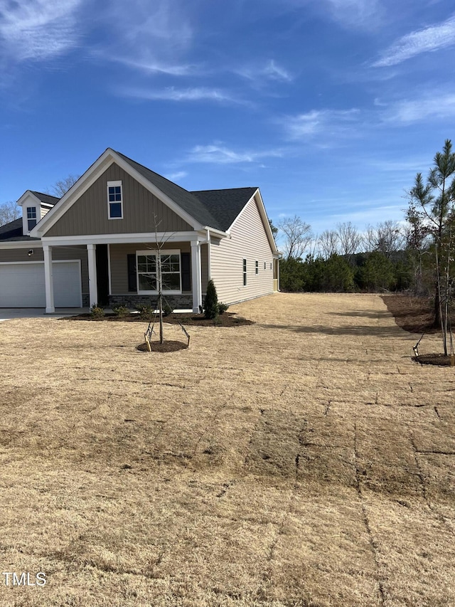 view of front of home featuring a garage