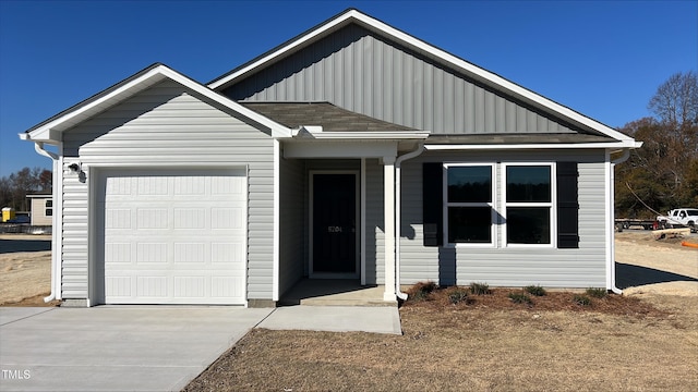 view of front facade featuring a garage