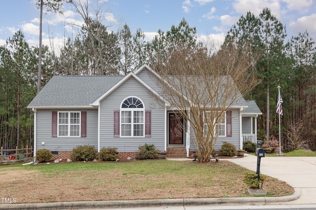 view of front facade with a front yard