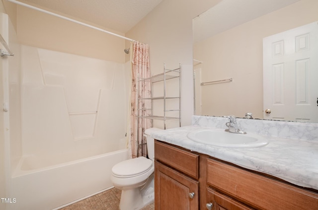 full bathroom featuring toilet, vanity, shower / bath combo with shower curtain, and a textured ceiling