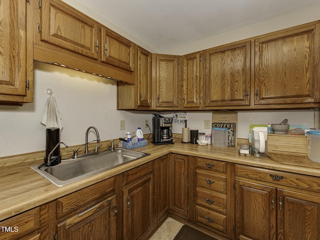 kitchen featuring sink