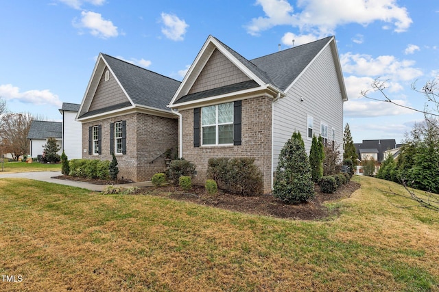 view of front of home with a front lawn