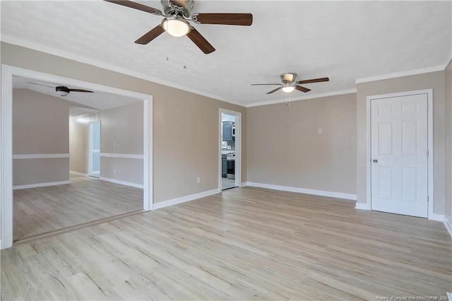 spare room featuring crown molding, light hardwood / wood-style flooring, and ceiling fan