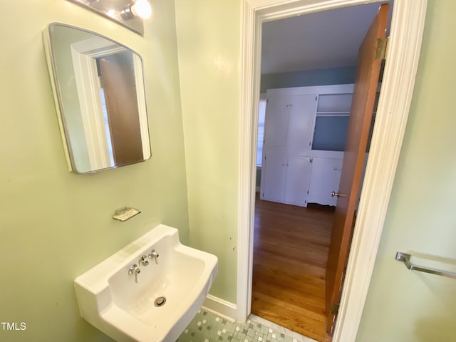 bathroom with sink