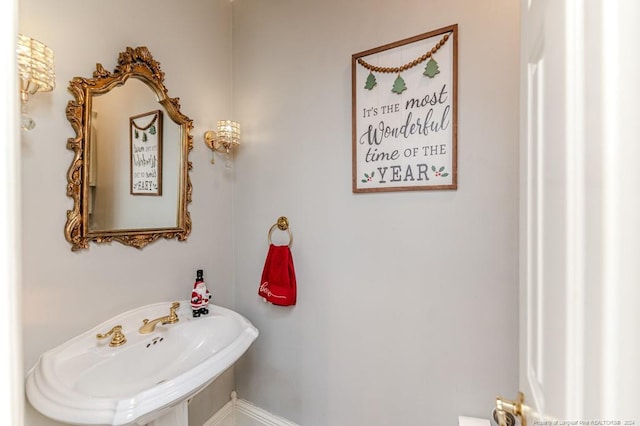 bathroom featuring sink