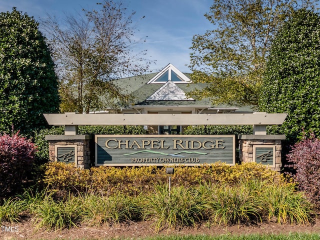 view of community / neighborhood sign