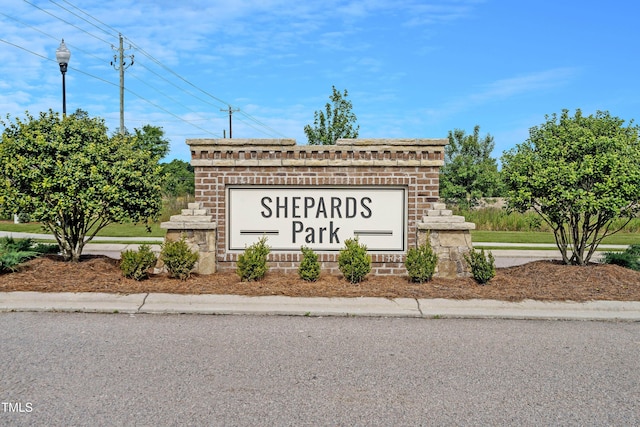 view of community / neighborhood sign