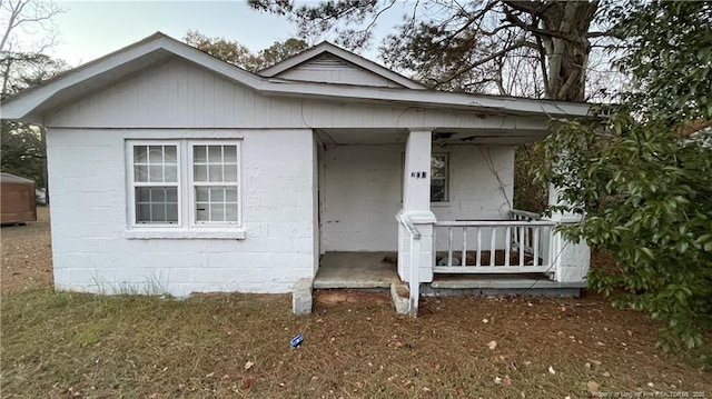 view of front of house with covered porch