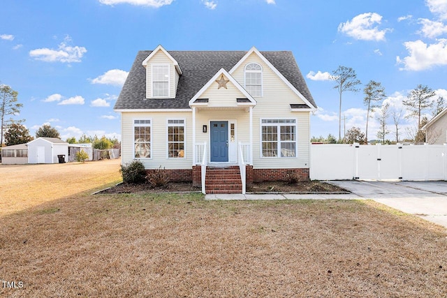 view of front of property with a front yard