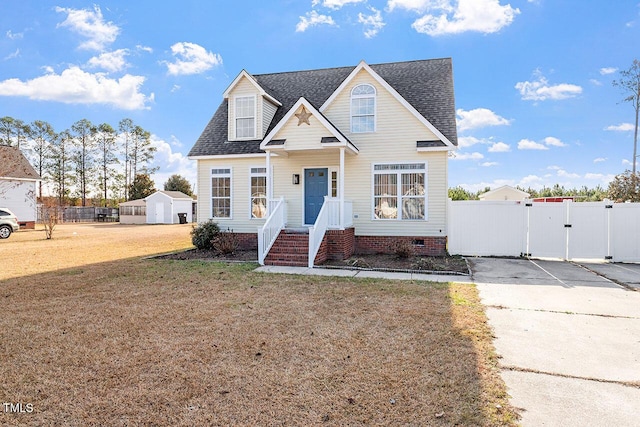 view of front of property featuring a front yard