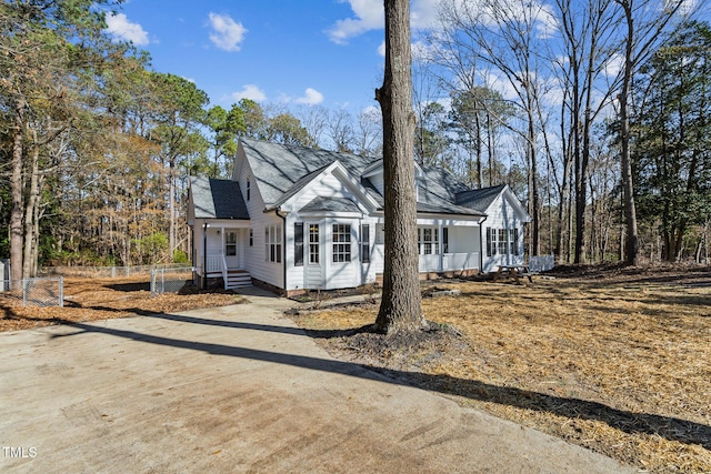 view of front of property