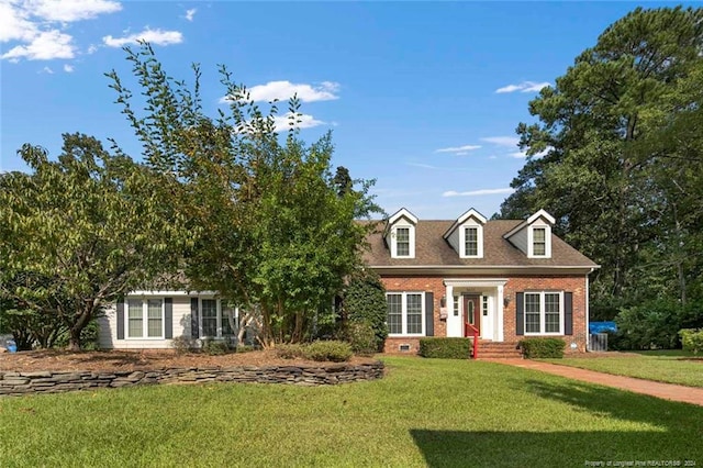 view of front facade with a front yard