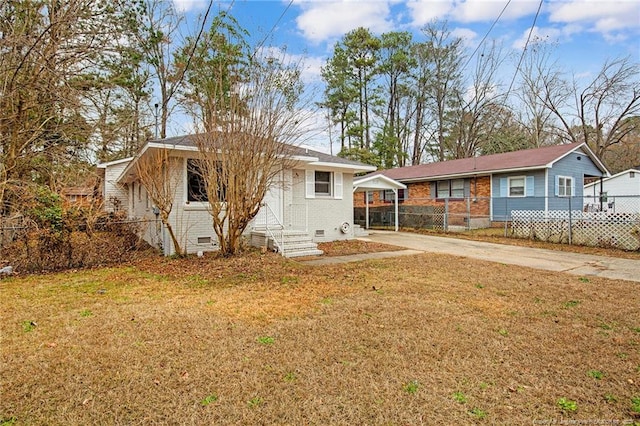 view of front of house featuring a front yard