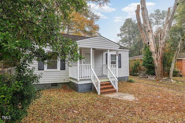 view of front facade with covered porch