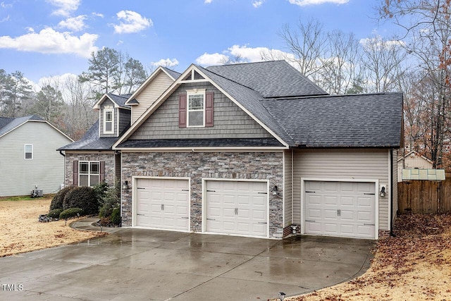 view of front facade featuring a garage