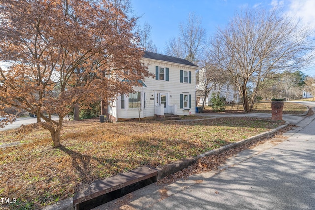 colonial house with a front yard