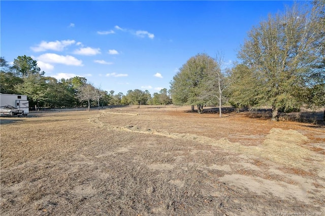 view of yard featuring a rural view