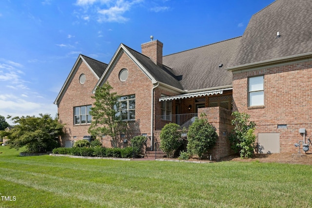 exterior space featuring a yard