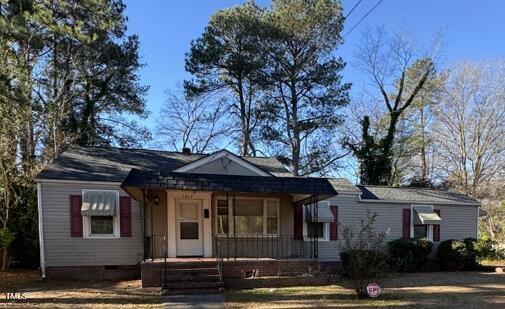 view of front of house with covered porch