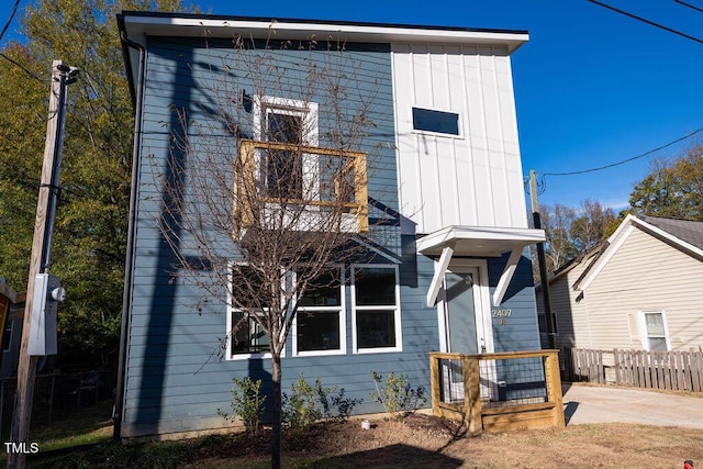 view of front of house with a patio