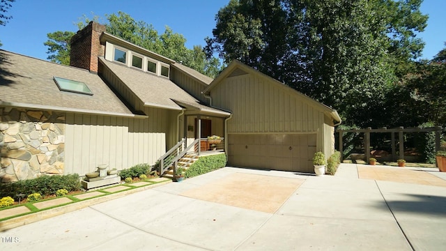 view of front of home featuring a garage