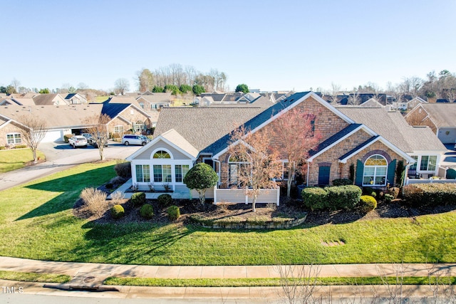 view of front facade with a front lawn