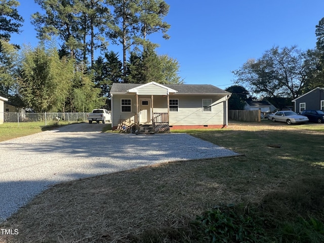 view of front of house featuring a front yard