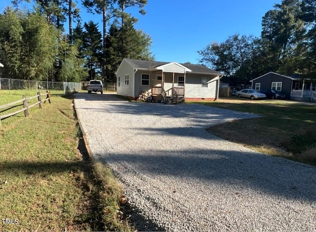 view of front of house featuring a front yard