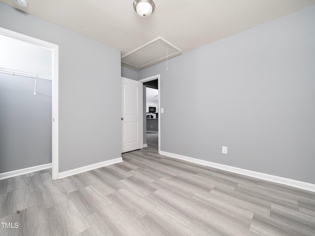 unfurnished bedroom featuring a closet