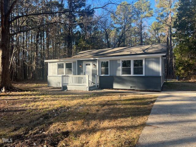 108 Seabreeze Rd, Hertford, NC 27944 - view of front of home with crawl space