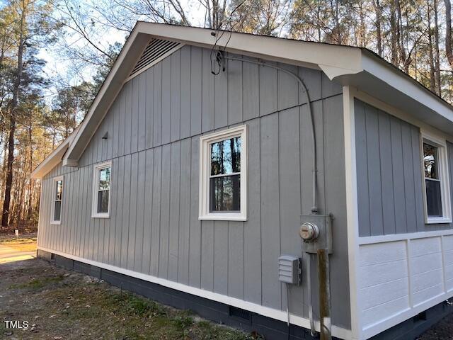 108 Seabreeze Rd, Hertford, NC 27944 - view of side of home with crawl space