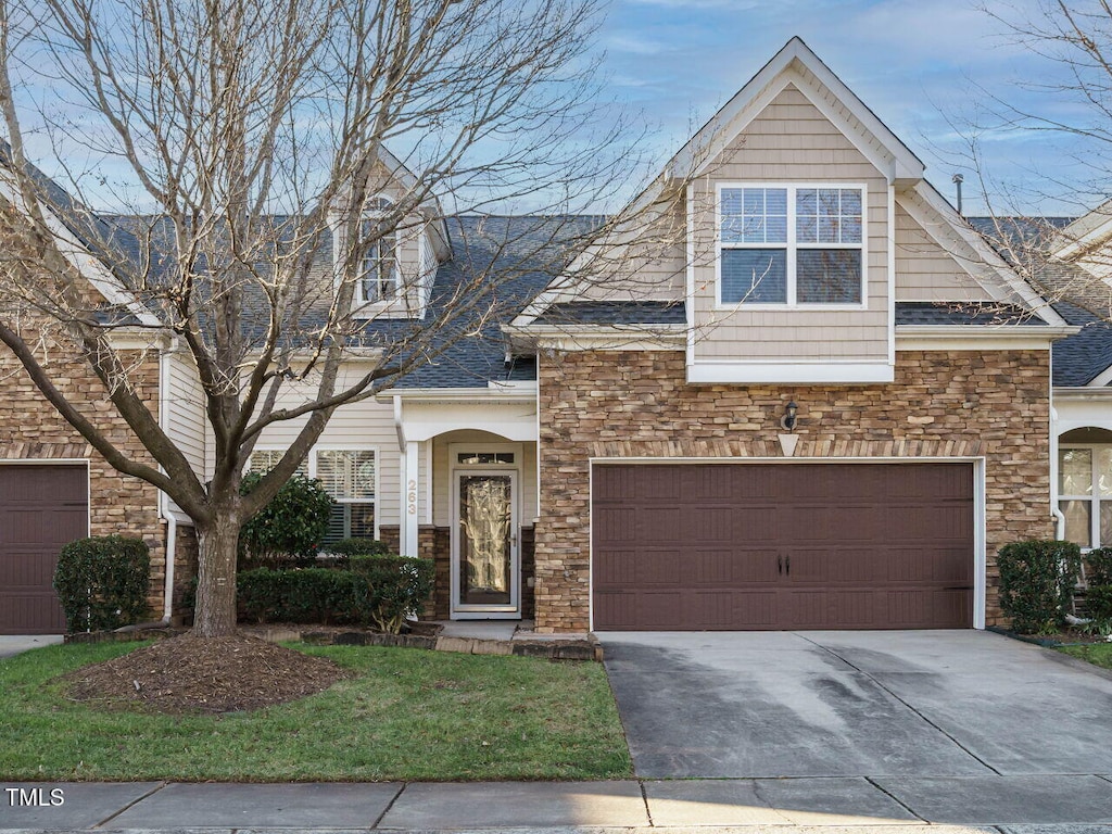 view of front facade featuring a garage