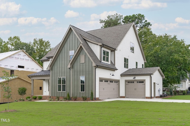 modern farmhouse featuring a front yard