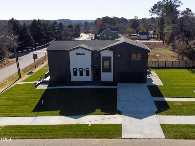 view of front of house featuring a front yard