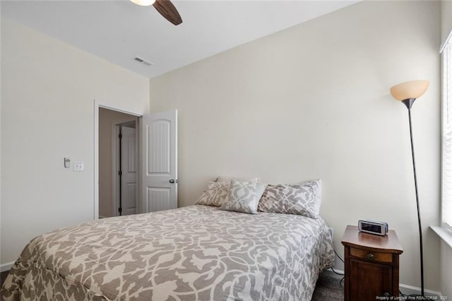 bedroom with ceiling fan